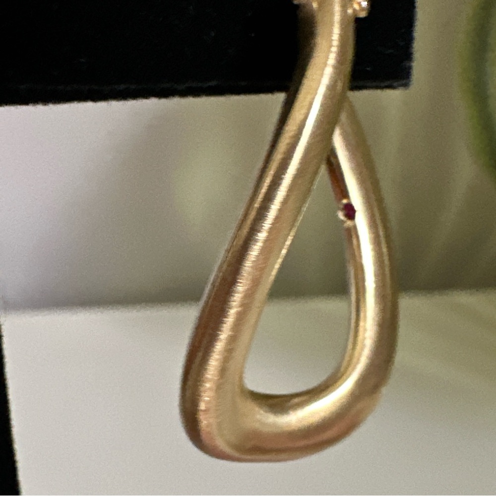 18k Roberto Coin Earrings - Picture 4 of 6